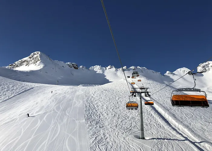 Henri Ξενοδοχείο 4*